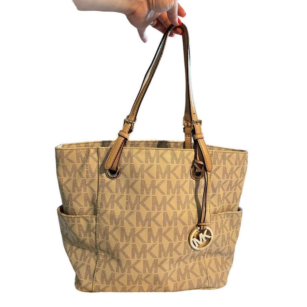 Michael Kors Jet Set White Tote Bag